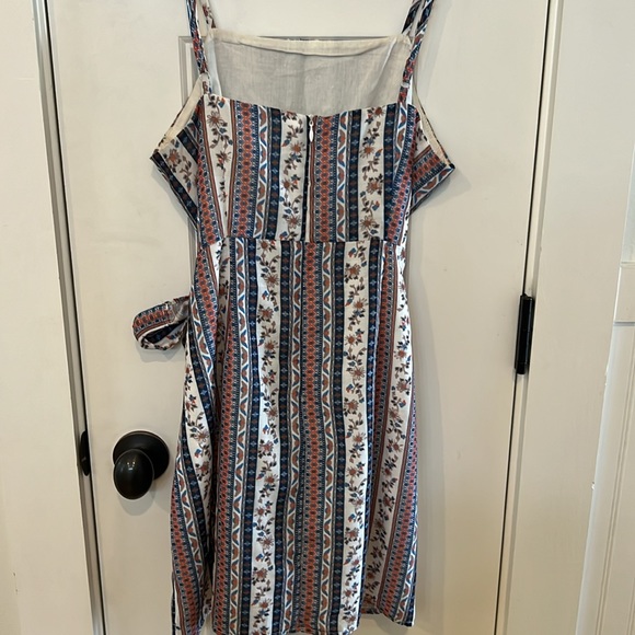 Sundress - Picture 5 of 8